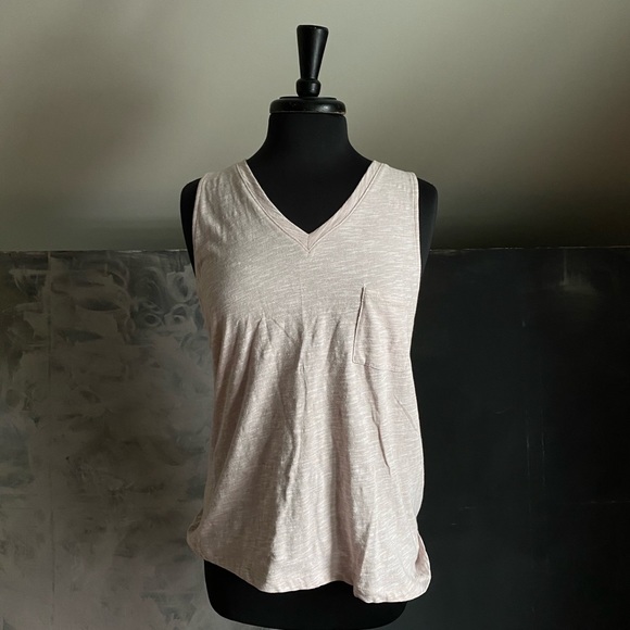 NWT Double Zero Pale Mauve V-Neck Sleeveless Tee - Picture 1 of 6